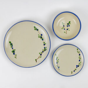 Coupe Dinnerware Sets for One: Blueberry