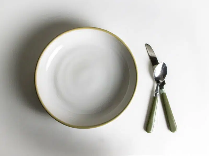 Ivory Brookline Bowl Utensils