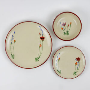 Coupe Dinnerware Sets for One: Red Poppy