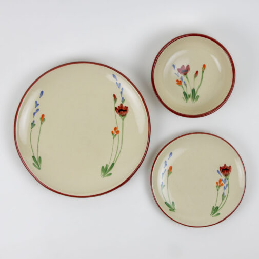 Coupe Dinnerware Sets for One — Red Poppy