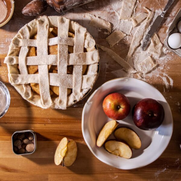 Brookline Pie Pan Baking Apple Pie