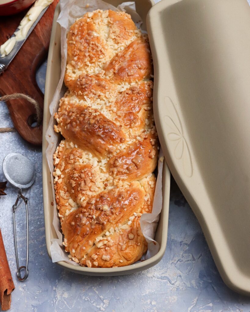 sweet braided bread with crumble topping