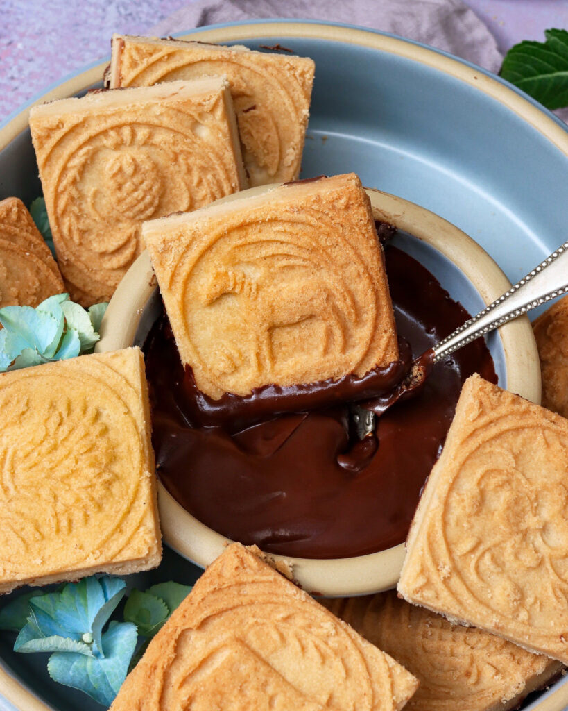 Peanut Butter Shortbread With Chocolate Dip