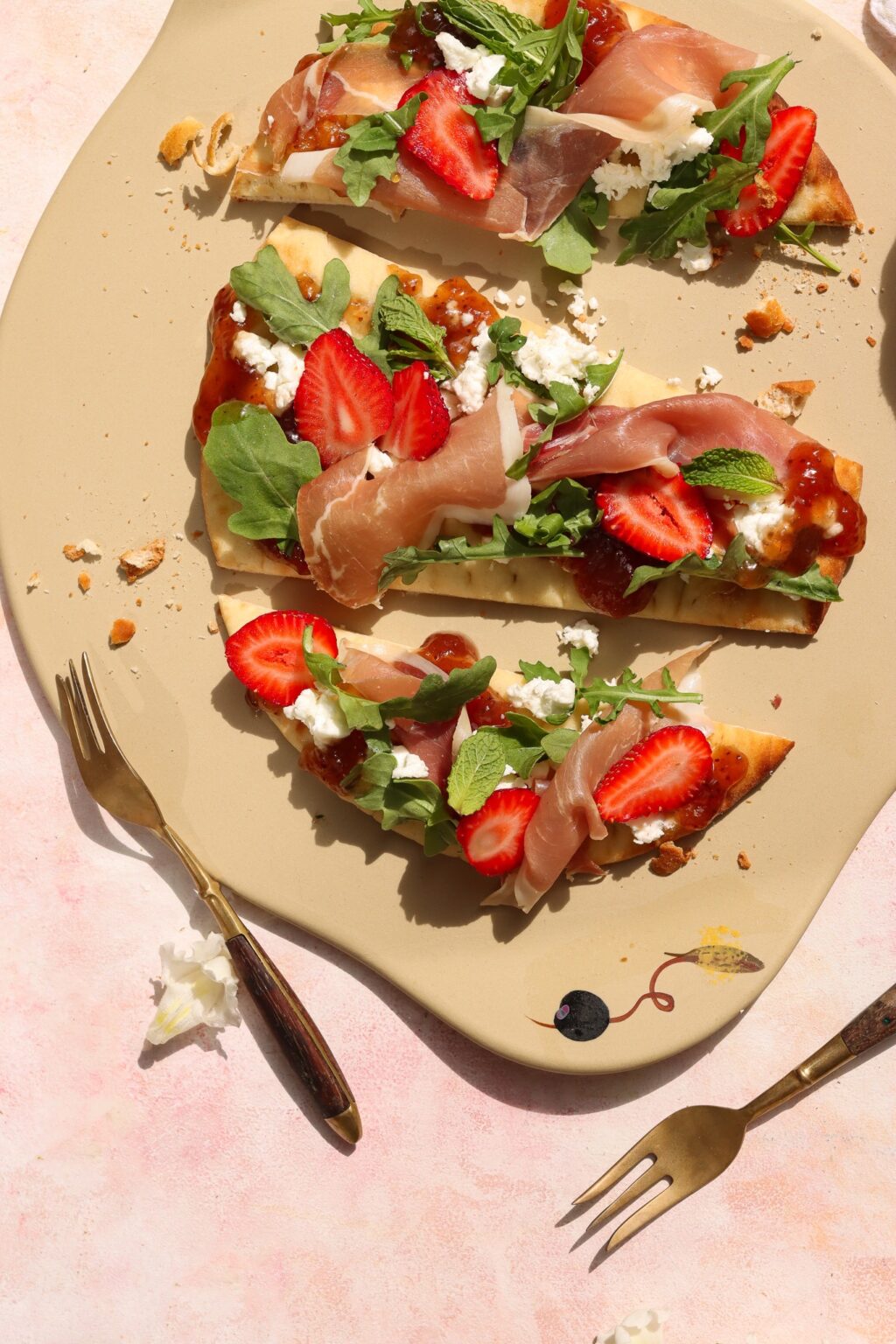 Flatbread Pizza with Goat Cheese, Prosciutto and Strawberry Jam